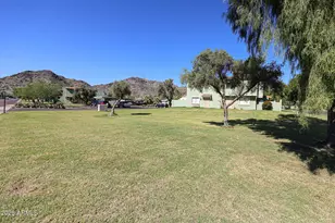 10209 N 8th Pl, Phoenix, AZ 85020 - Photo 25