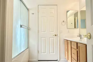 852 E Runaway Bay Pl, Chandler, AZ 85249 - Photo 9