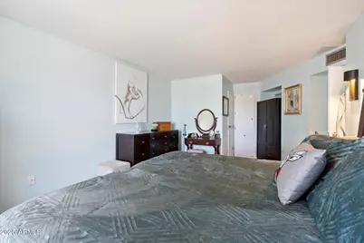 10540 W Palmeras Drive, Sun City, AZ 85373 - Photo 17