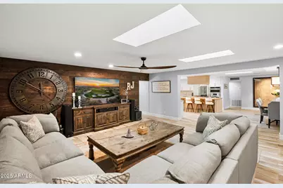 4037 E Minnezona Avenue, Phoenix, AZ 85018 - Photo 11