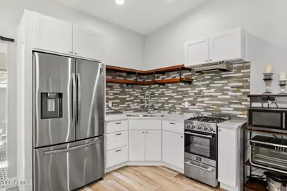 4037 E Minnezona Avenue, Phoenix, AZ 85018 - Photo 37