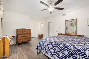 10439 W Saratoga Cir, Sun City, AZ 85351 - Photo 11