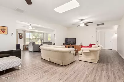 10439 W Saratoga Circle, Sun City, AZ 85351 - Photo 3