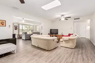 10439 W Saratoga Cir, Sun City, AZ 85351 - Photo 3