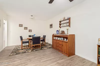 10439 W Saratoga Circle, Sun City, AZ 85351 - Photo 5