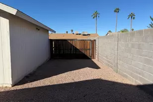 414 E Westchester Dr, Tempe, AZ 85283 - Photo 43