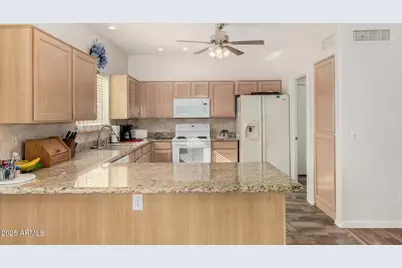 11021 W Tonto Lane, Peoria, AZ 85373 - Photo 9