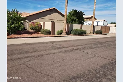 8734 W Bloomfield Road W, Peoria, AZ 85381 - Photo 3