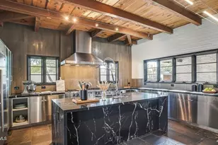 902 W Verde Ln, Phoenix, AZ 85013 - Photo 1