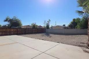 8075 W Cherry Hills Dr, Peoria, AZ 85345 - Photo 31