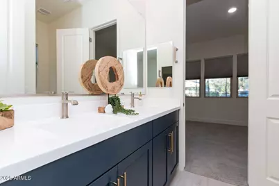 13321 W Dale Lane, Peoria, AZ 85383 - Photo 7