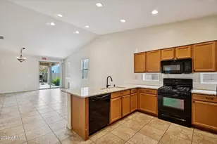 3911 E Sourwood Dr, Gilbert, AZ 85298 - Photo 7