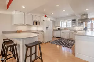 10927 W White Mountain Rd, Sun City, AZ 85351 - Photo 11