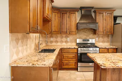 42275 W Calle Street, Maricopa, AZ 85138 - Photo 9