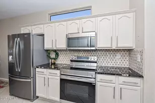 15984 W Indigo Ln, Surprise, AZ 85374 - Photo 7