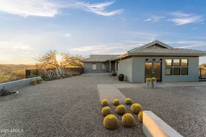 235 W Via Tortuga Drive, Wickenburg, AZ 85390 - Photo 3