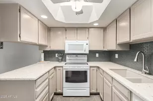 3033 N 39th St, Phoenix, AZ 85018 - Photo 13