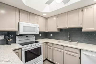 3033 N 39th Street #4, Phoenix, AZ 85018 - Photo 15