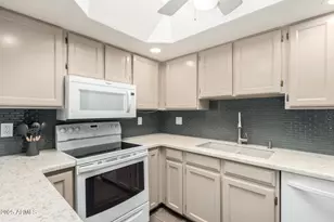 3033 N 39th St, Phoenix, AZ 85018 - Photo 15