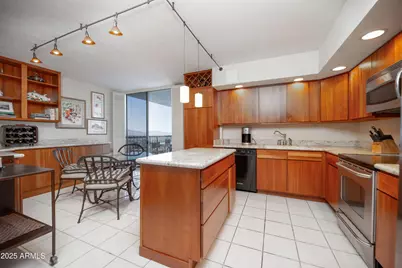 2323 N Central Avenue #1704, Phoenix, AZ 85004 - Photo 7