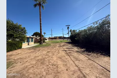 10711 W Abbott Avenue, Sun City, AZ 85351 - Photo 9