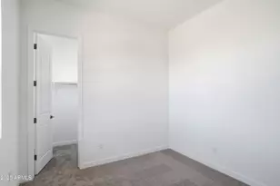 10231 S 20th Ln, Phoenix, AZ 85041 - Photo 17