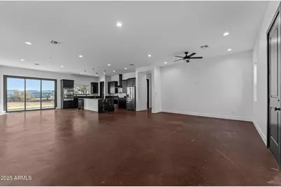 22227 W Dixileta Drive, Wittmann, AZ 85361 - Photo 11