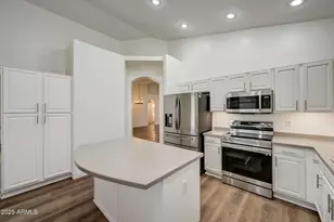 6646 E Rochelle Cir, Mesa, AZ 85215 - Photo 17