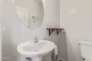 1015 S Val Vista Dr, Mesa, AZ 85204 - Photo 9