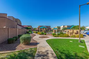 1015 S Val Vista Dr, Mesa, AZ 85204 - Photo 25