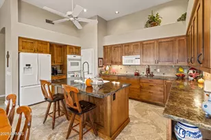 8201 E Kalil Dr, Scottsdale, AZ 85260 - Photo 13