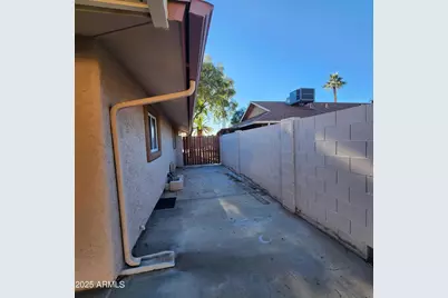 12826 W Crystal Lake Drive, Sun City West, AZ 85375 - Photo 9