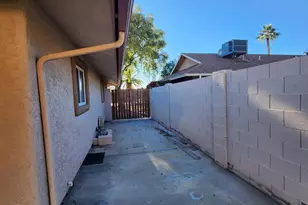 12826 W Crystal Lake Dr, Sun City West, AZ 85375 - Photo 9