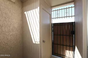 93 N Cooper Rd, Chandler, AZ 85225 - Photo 21