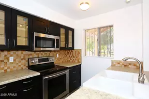 93 N Cooper Rd, Chandler, AZ 85225 - Photo 5