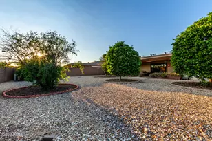 11065 W Edgewood Dr, Sun City, AZ 85351 - Photo 29