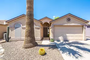 1802 E Peach Tree Dr, Chandler, AZ 85249 - Photo 1