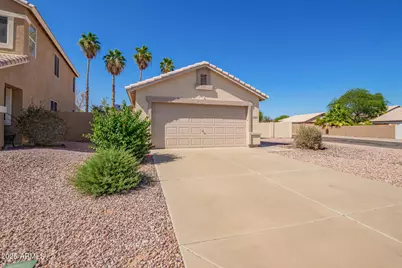 15440 W Mauna Loa Lane, Surprise, AZ 85379 - Photo 3