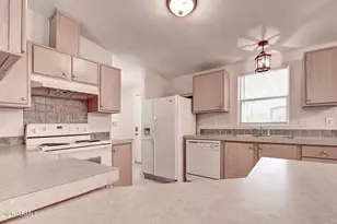 8601 N 103rd Ave, Peoria, AZ 85345 - Photo 15