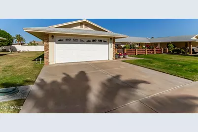 10728 W Cheryl Drive, Sun City, AZ 85351 - Photo 3