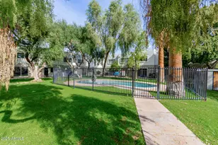 122 S Hardy Dr, Tempe, AZ 85281 - Photo 41