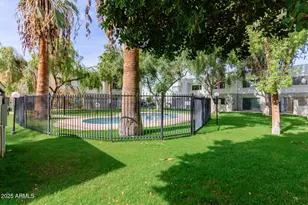 122 S Hardy Dr, Tempe, AZ 85281 - Photo 37