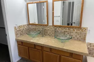 1319 W Michelle Dr, Phoenix, AZ 85023 - Photo 7