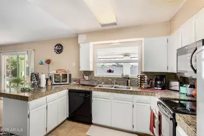 3809 W Rue De Lamour Avenue, Phoenix, AZ 85029 - Photo 11