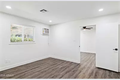 1542 E Turquoise Avenue #1, Phoenix, AZ 85020 - Photo 13