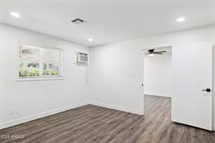 1542 E Turquoise Ave, Phoenix, AZ 85020 - Photo 13