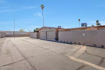 10853 W Santa Fe Drive, Sun City, AZ 85351 - Photo 35