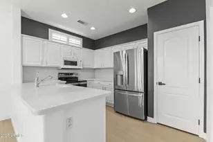 18133 N Villa Bella Dr, Surprise, AZ 85374 - Photo 7