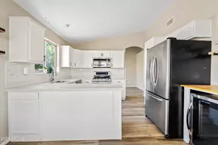 545 S Ash St, Gilbert, AZ 85233 - Photo 11