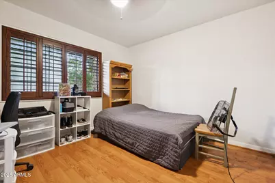 105 E Claremont Street, Phoenix, AZ 85012 - Photo 17